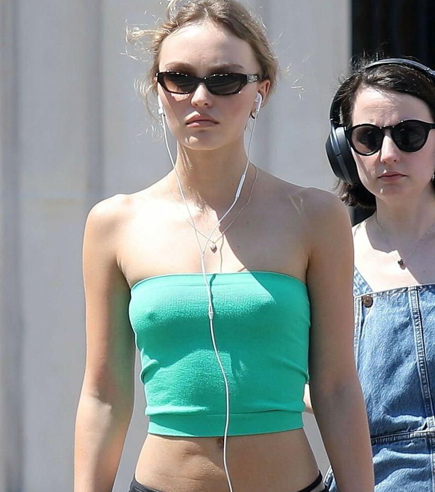 25P Lily-Rose Depp nude