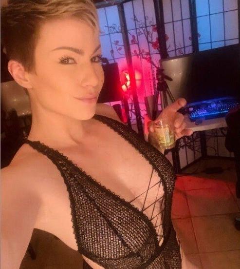 25P Kate Elliot nude