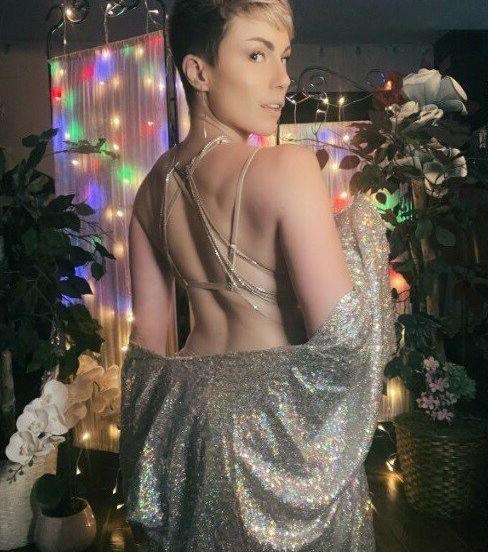 25P Kate Elliot nude