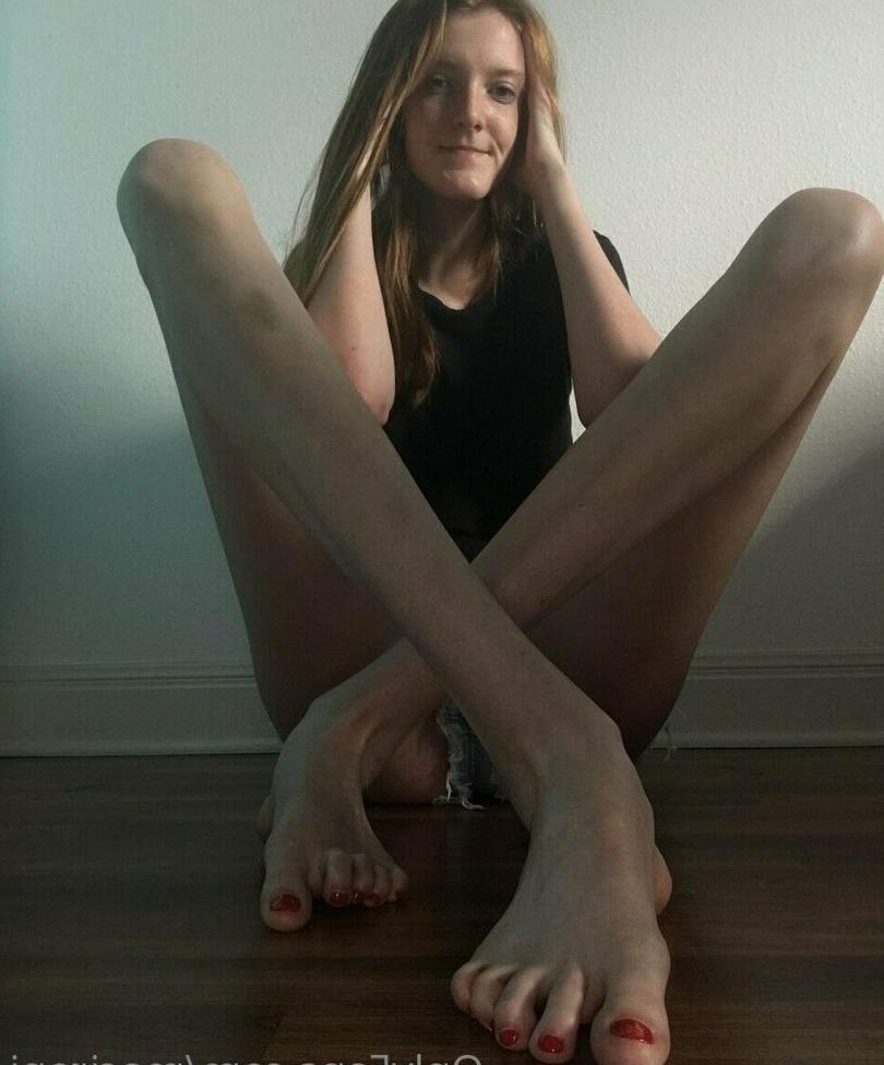 25P Maci Currin nude