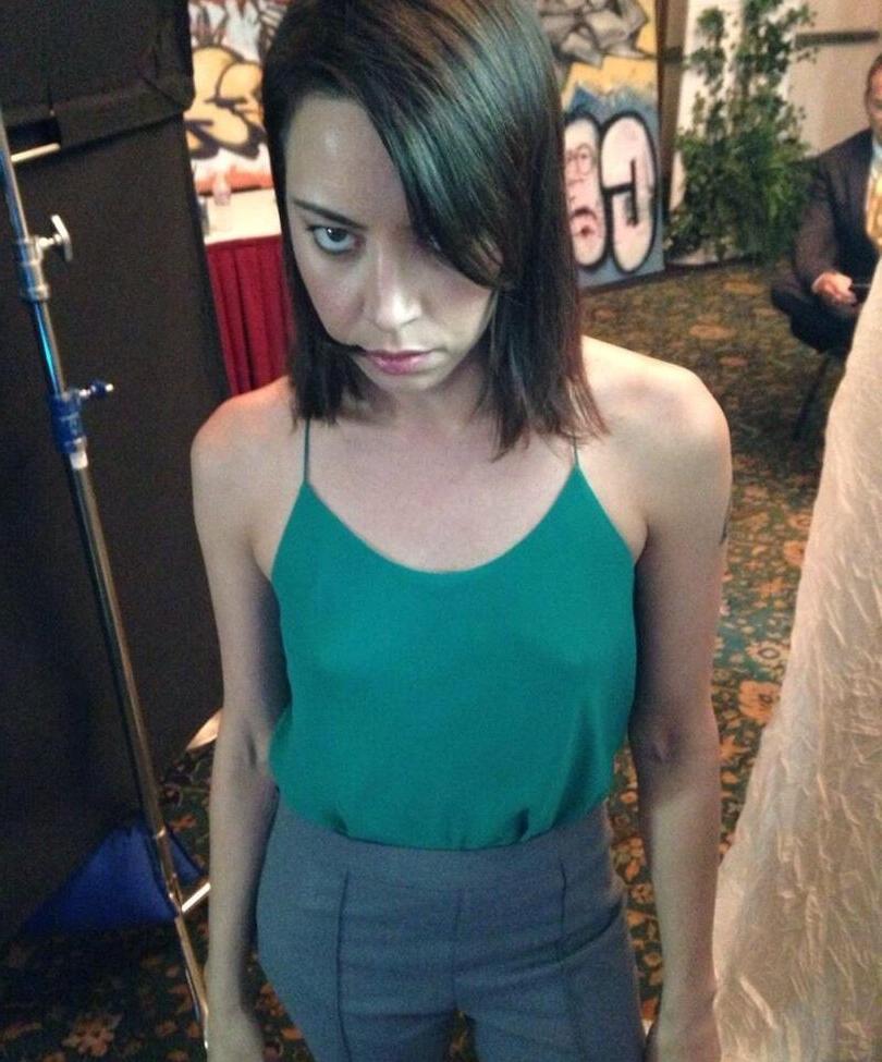 25P Aubrey Plaza nude