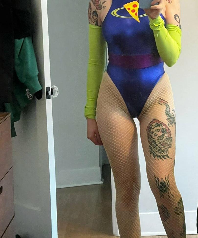 25P Anisa Jomha nude