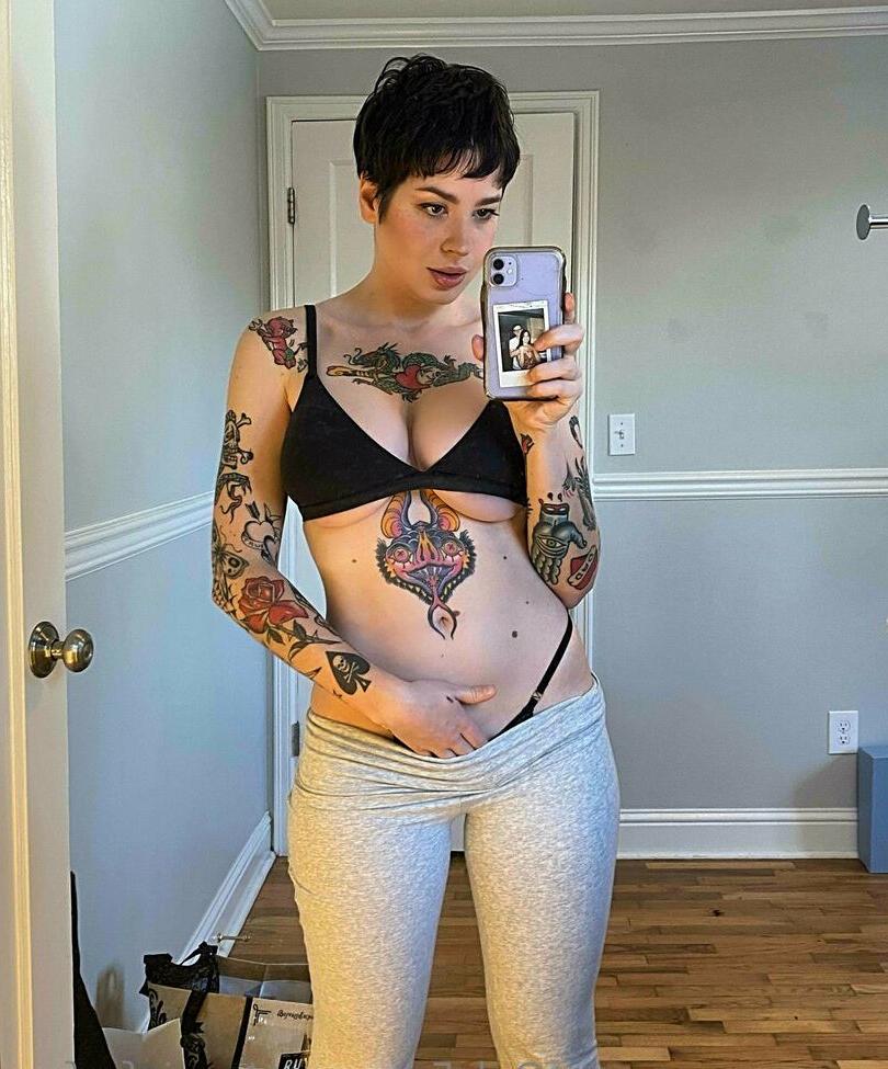 25P Anisa Jomha nude