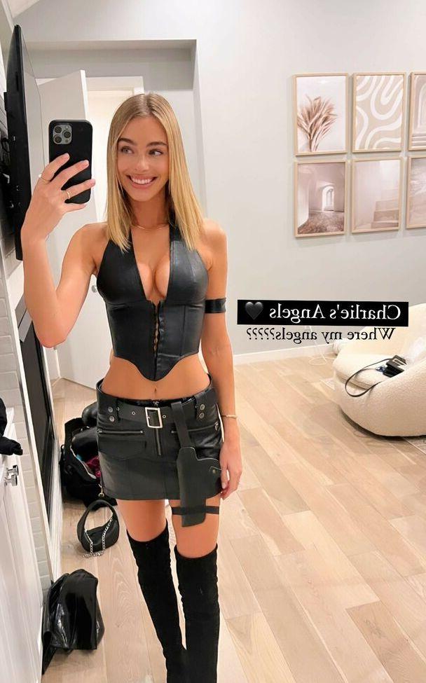 25P Elizabeth Turner nude