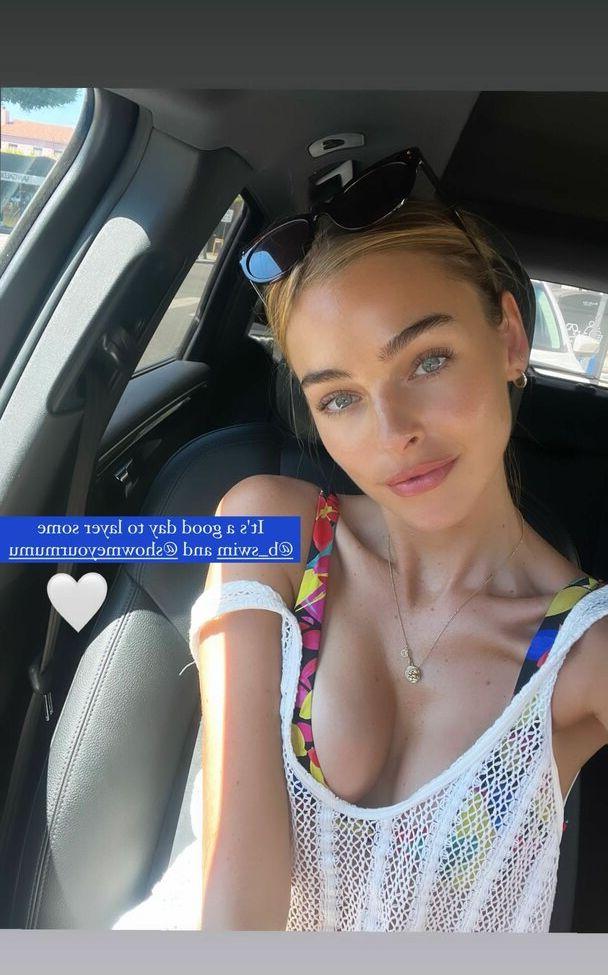 25P Elizabeth Turner nude