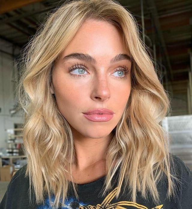 25P Elizabeth Turner nude