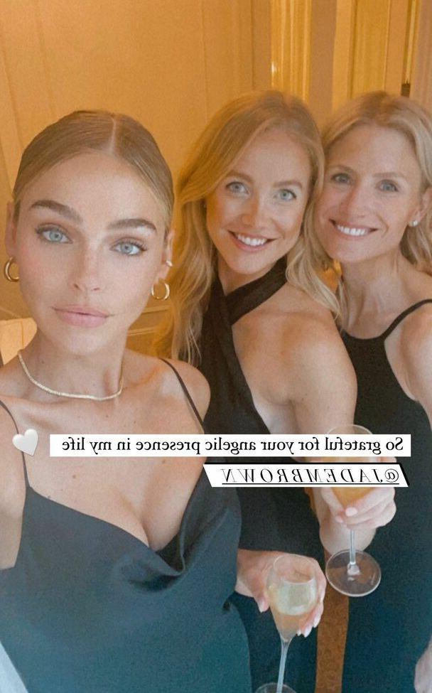 25P Elizabeth Turner nude