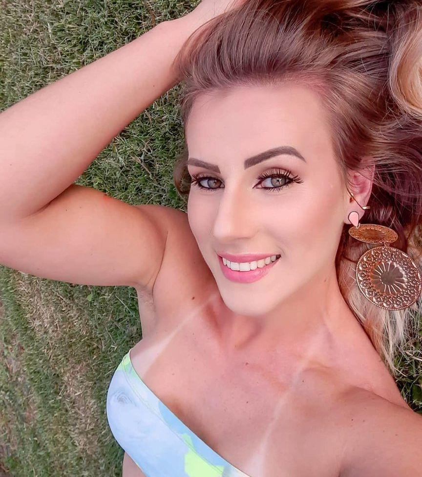25P Jacqueline Darley nude