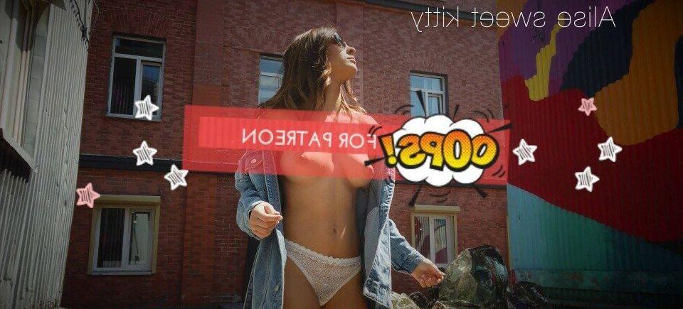 25P Alice Kelly nude