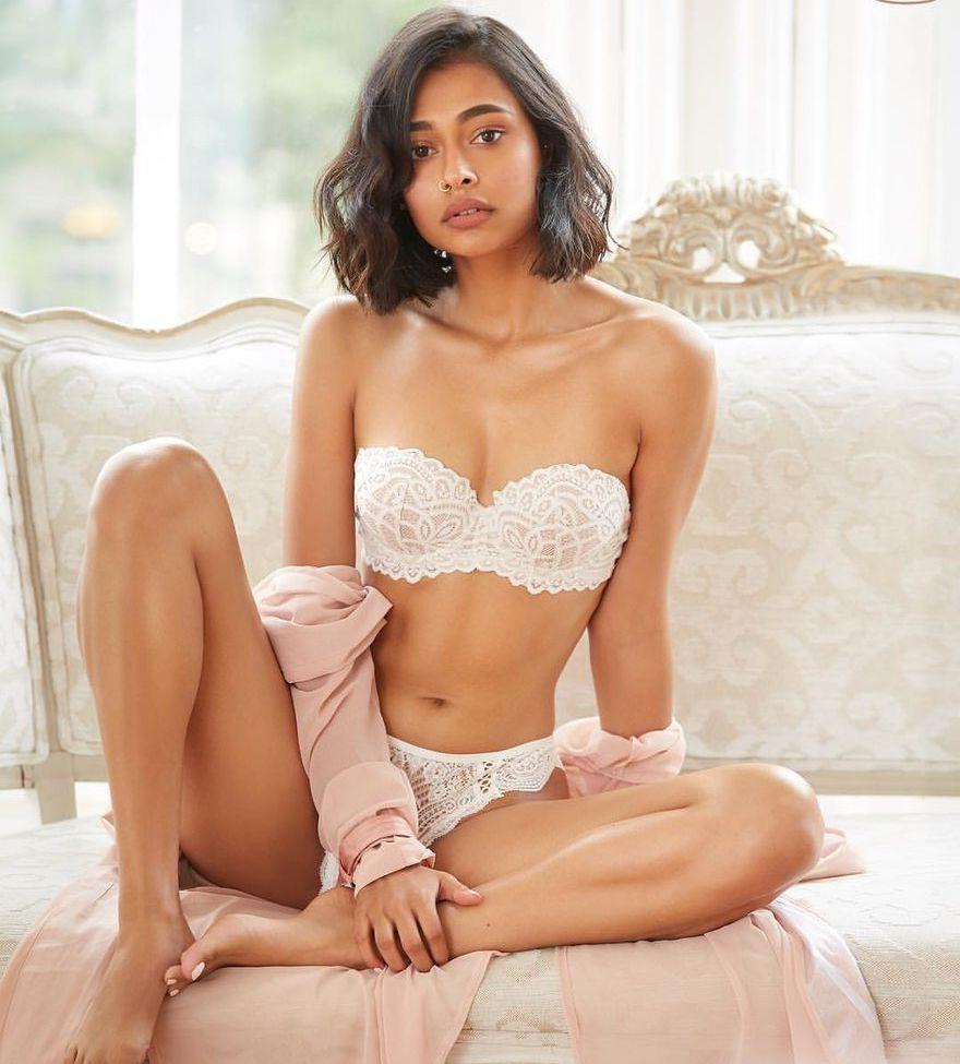 25P Mira Patel nude
