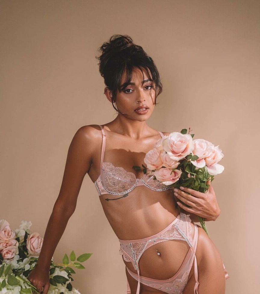 25P Mira Patel nude