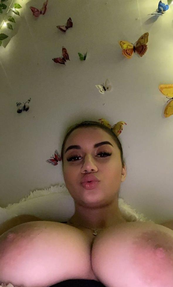 25P Roxiesin nude