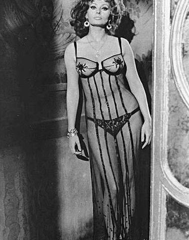16P Sophia Loren nude