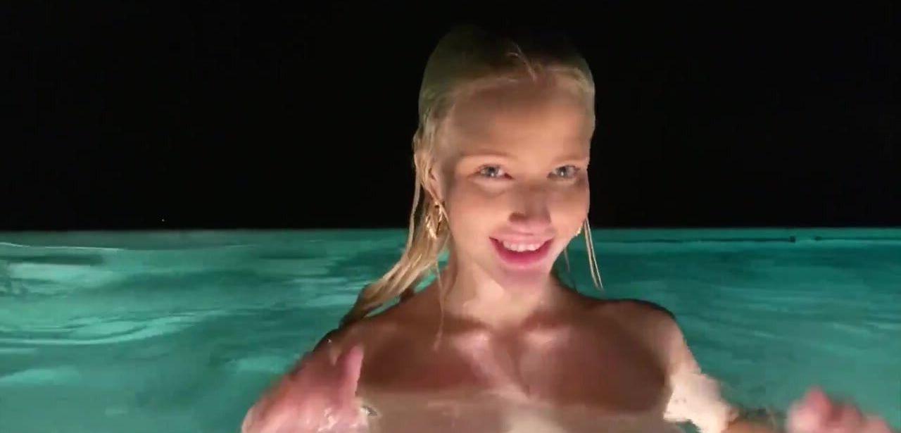 25P Linsey99 nude