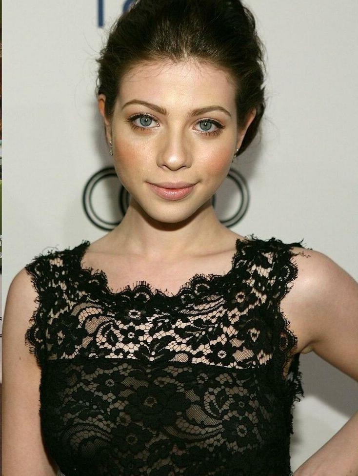 25P Michelle Trachtenberg nude