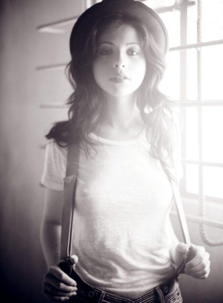 25P Michelle Trachtenberg nude