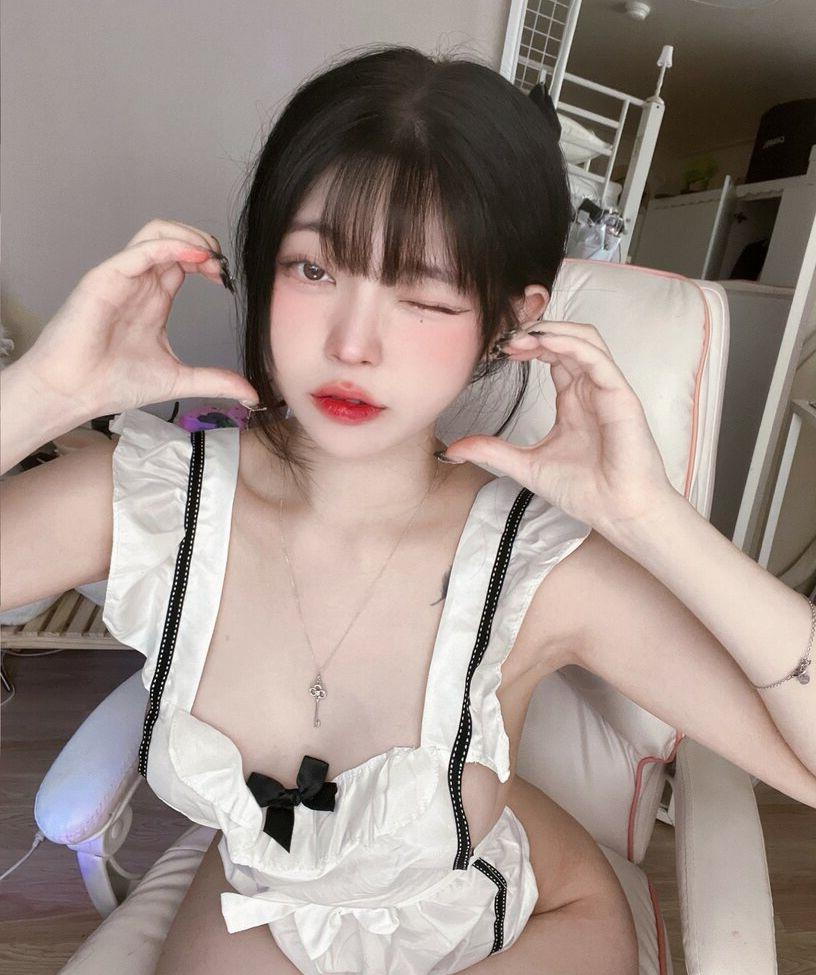 25P Yudiii nude