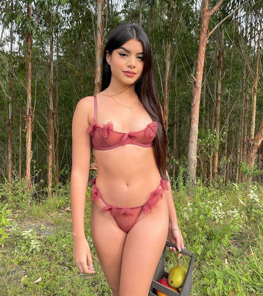 25P Camila Martinez nude