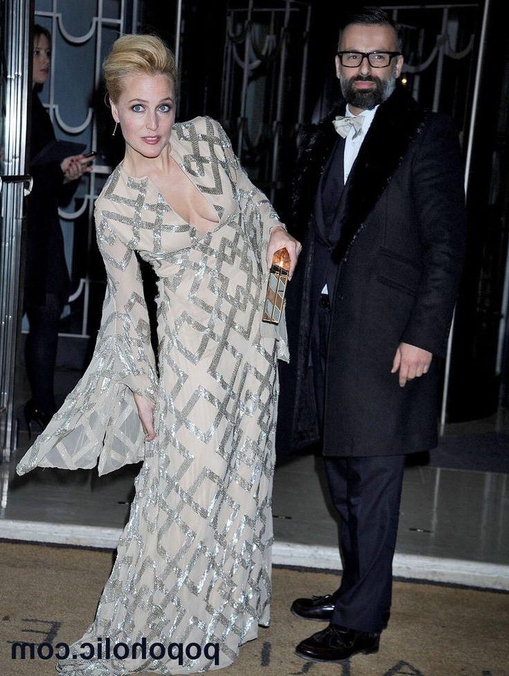 25P Gillian Anderson nude