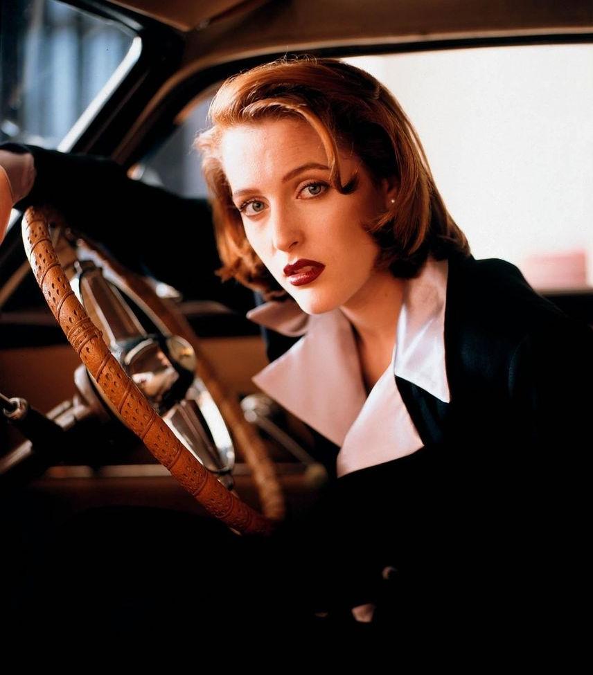 25P Gillian Anderson nude