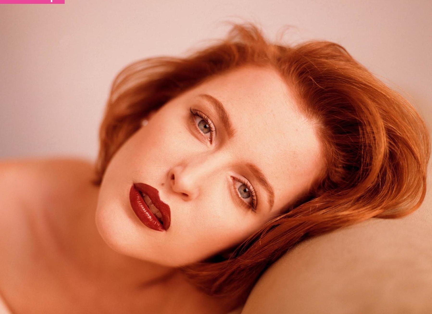 25P Gillian Anderson nude