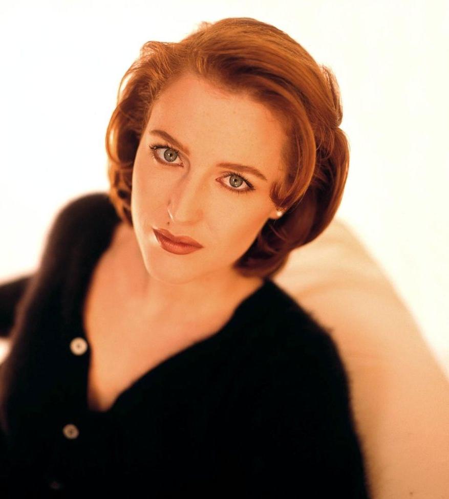25P Gillian Anderson nude