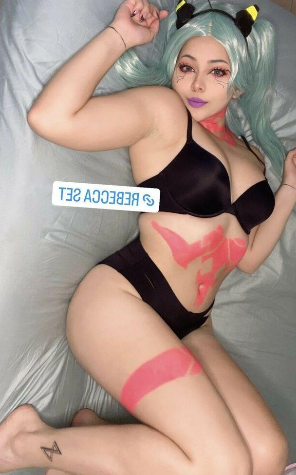 25P Natylikespizza nude
