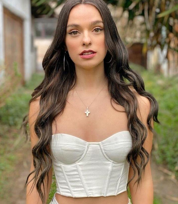 25P Twin Melody nude
