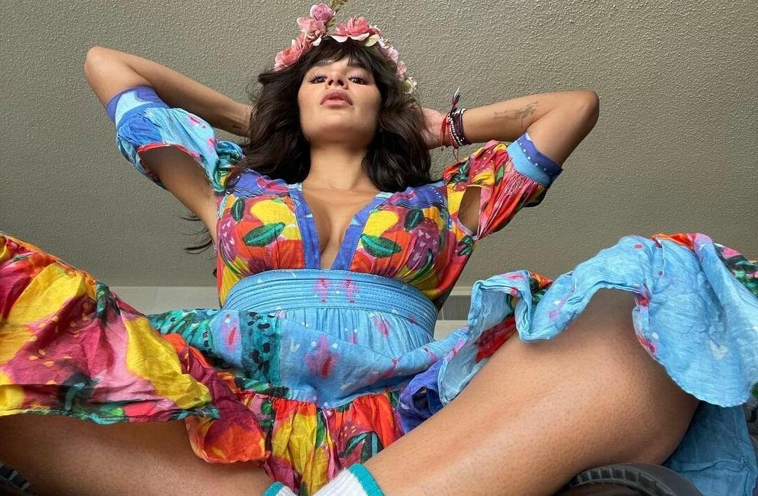 25P Diane Guerrero nude