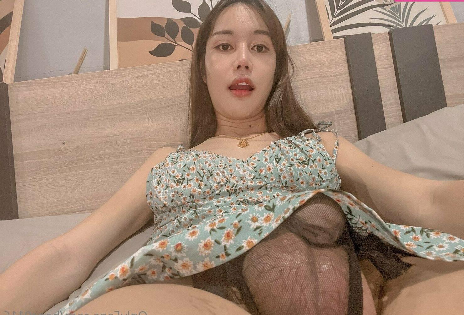 25P Benz Sang nude