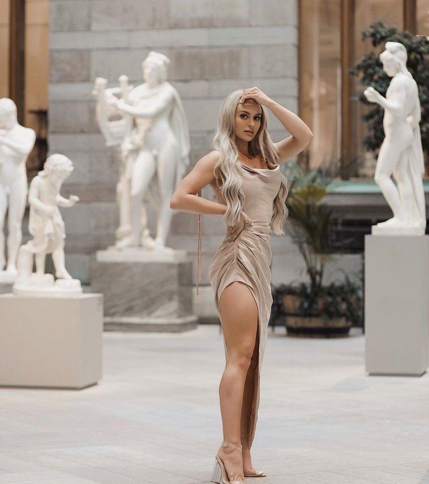25P Anna Nyström nude