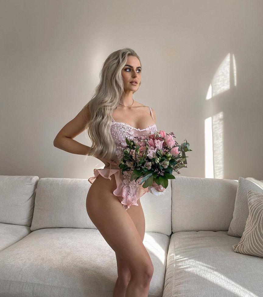 25P Anna Nyström nude