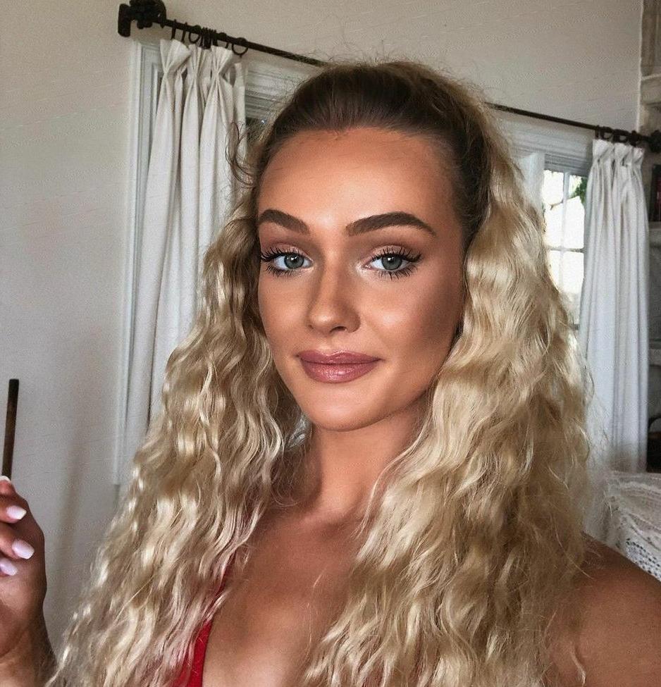 25P Bailey Stewart nude