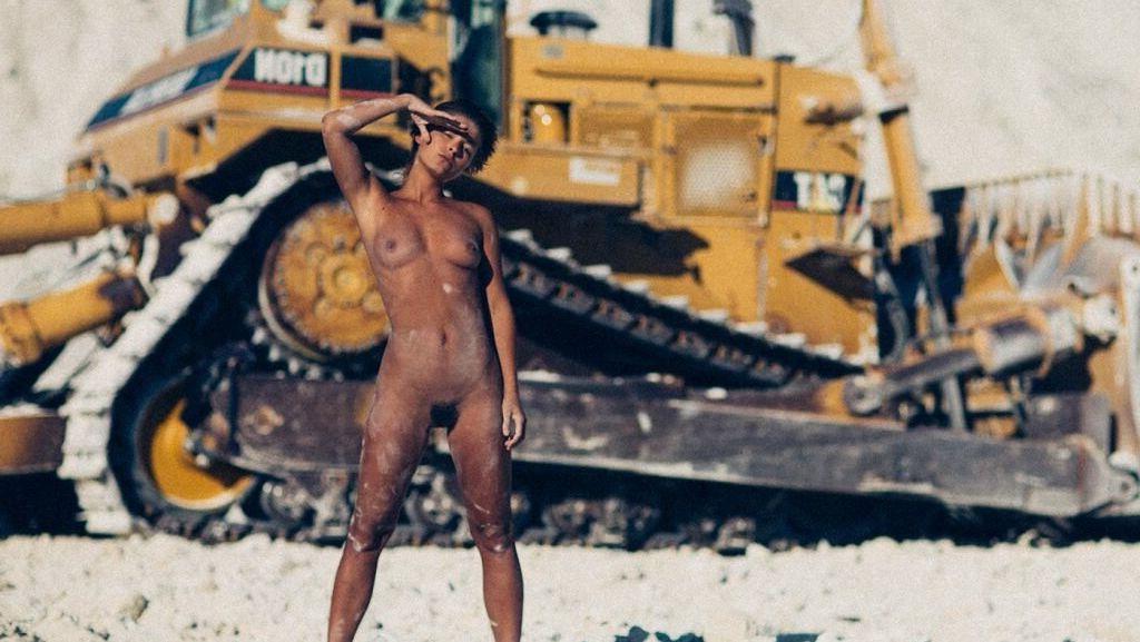 25P Marisa Papen nude