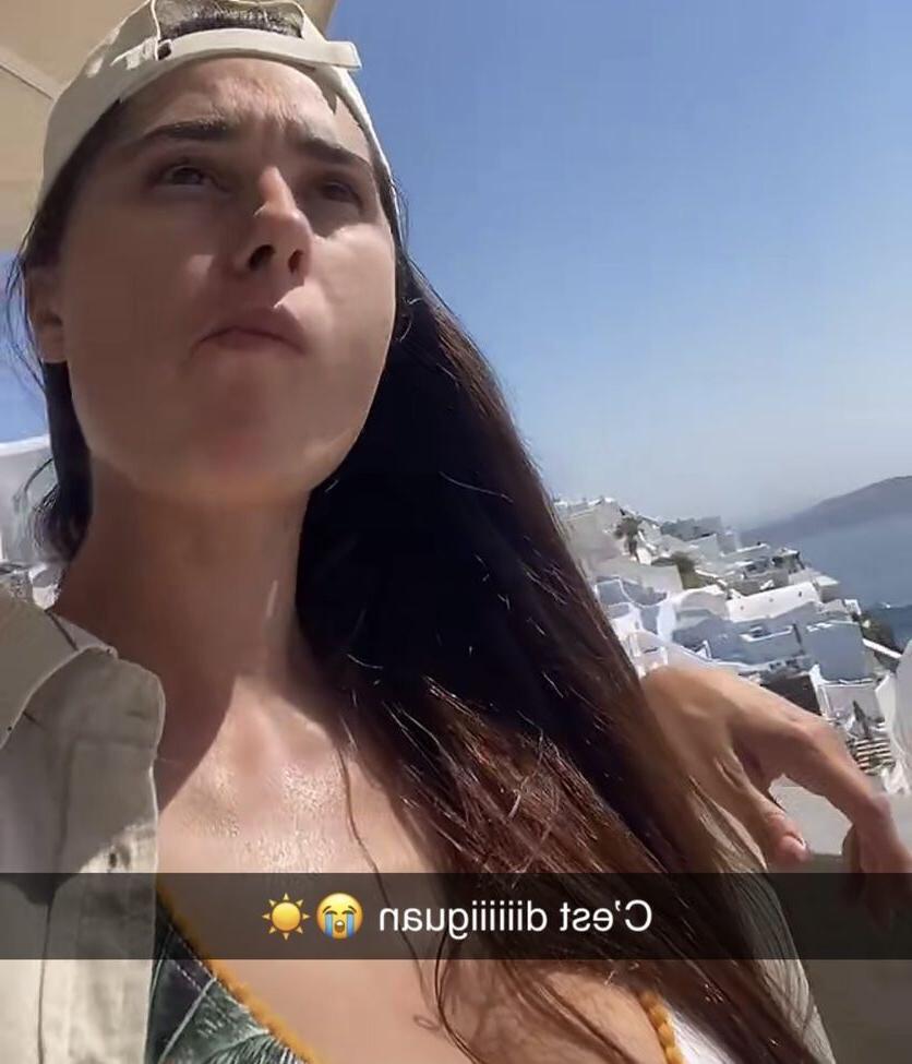 25P Laura Petard nude