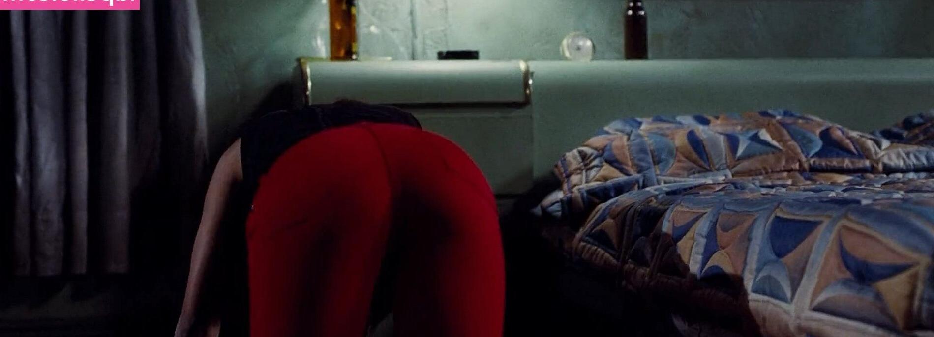25P Zoe Saldana nude