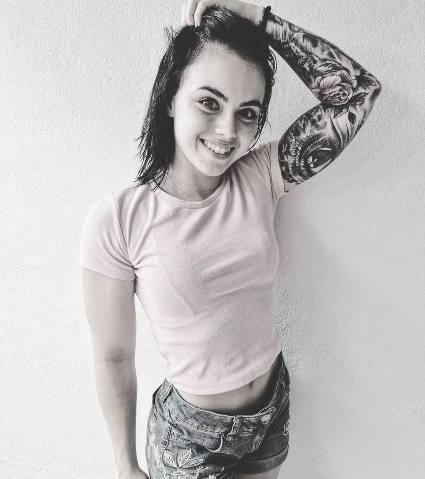 25P Daniella Shutov nude