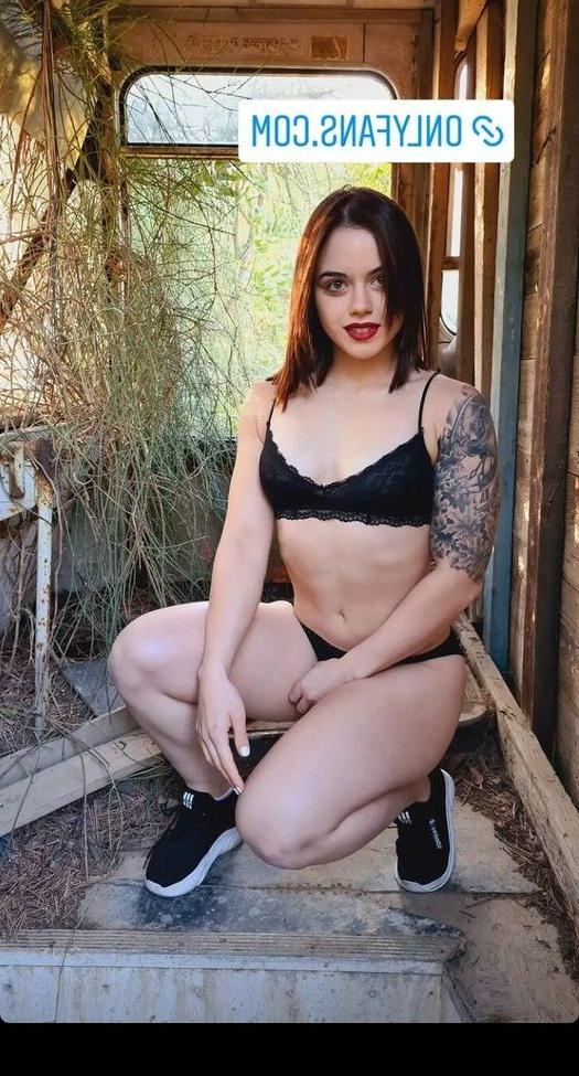 25P Daniella Shutov nude
