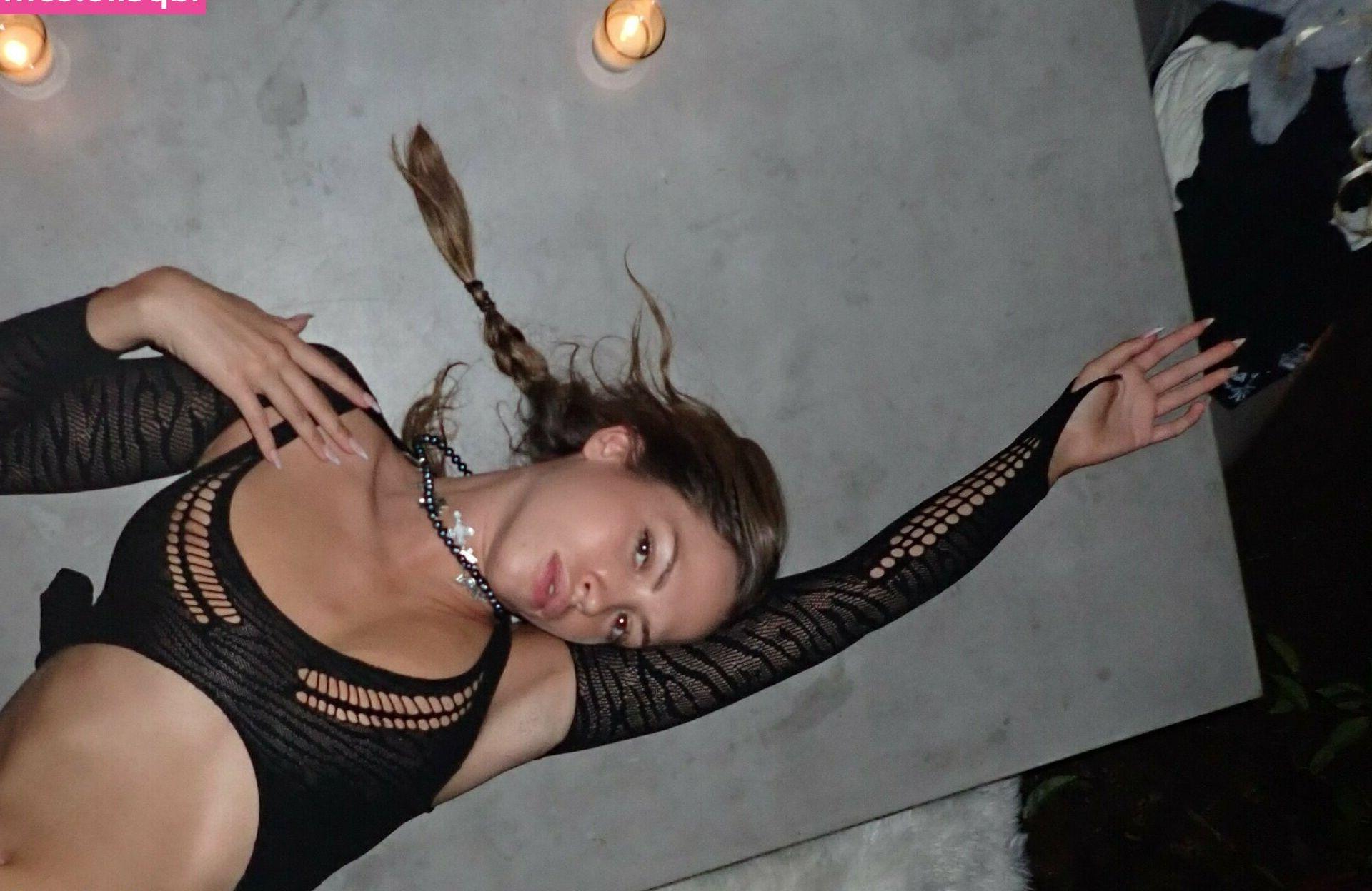 25P Alex Janai nude