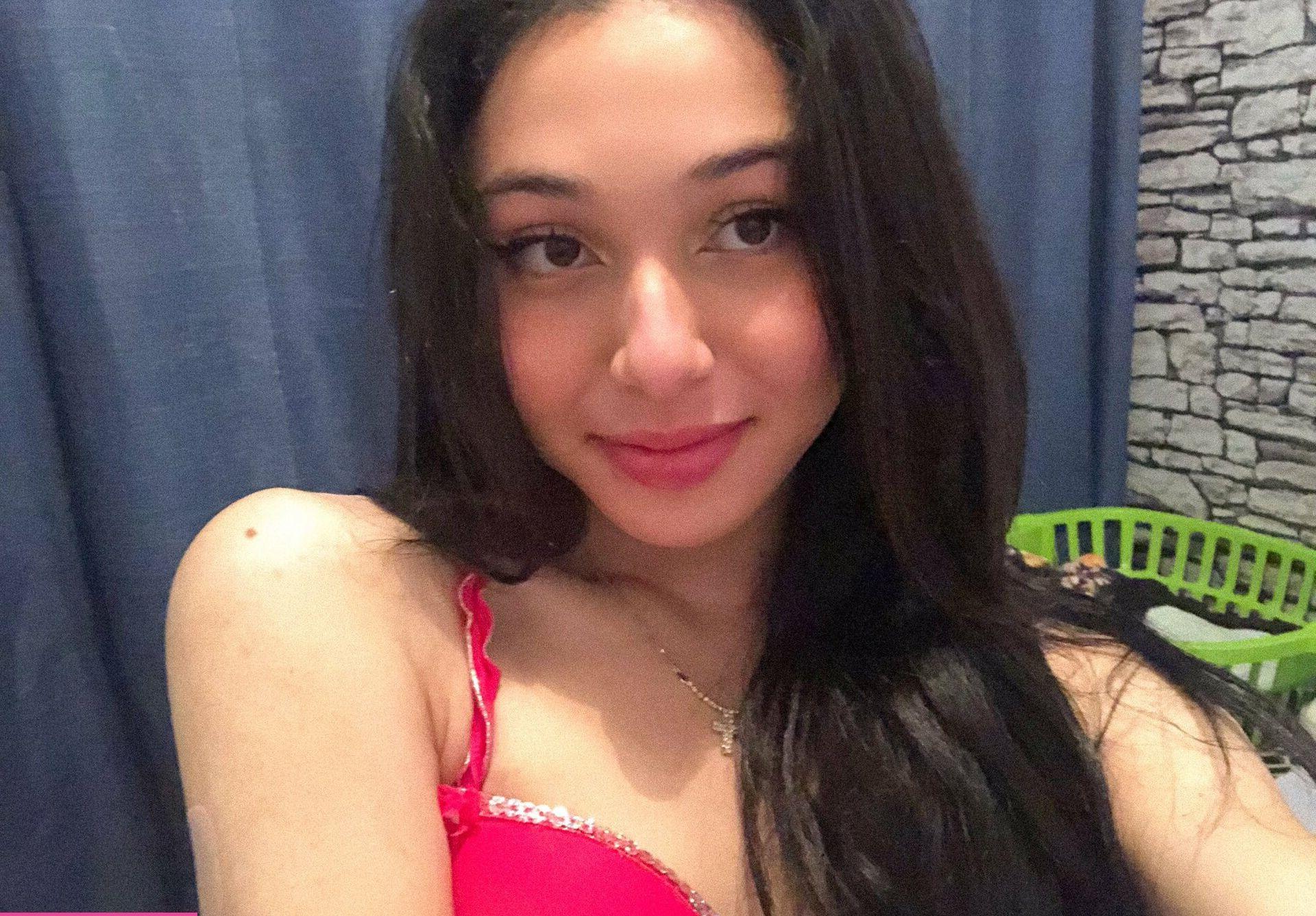 25P Luana Moraes nude