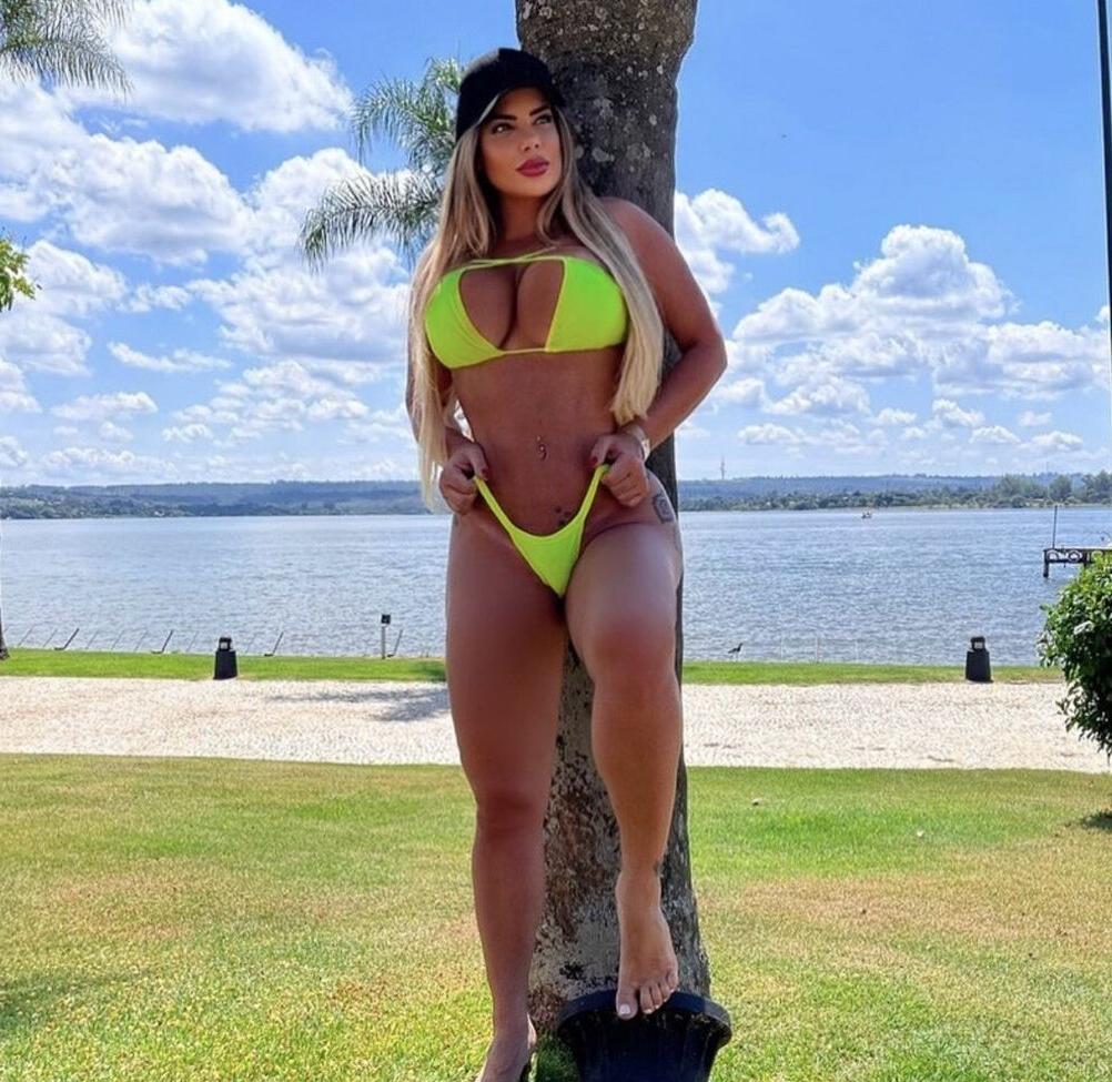 25P Denise Rocha nackt