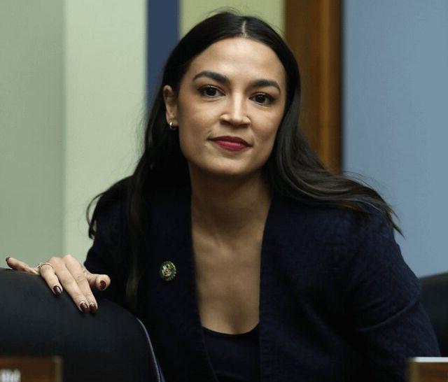 25P Alexandria Ocasio-Cortez nude