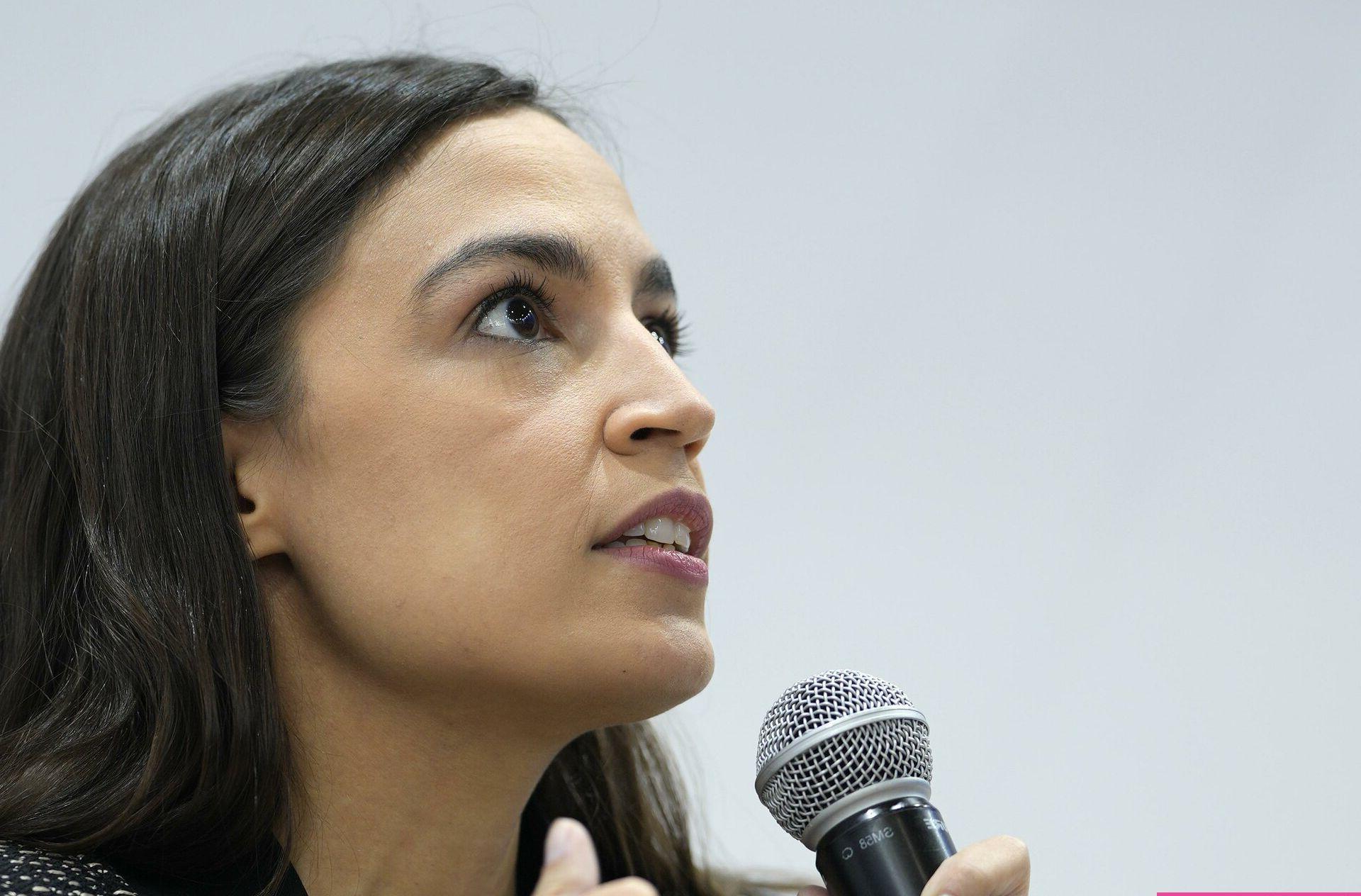 25P Alexandria Ocasio-Cortez nude