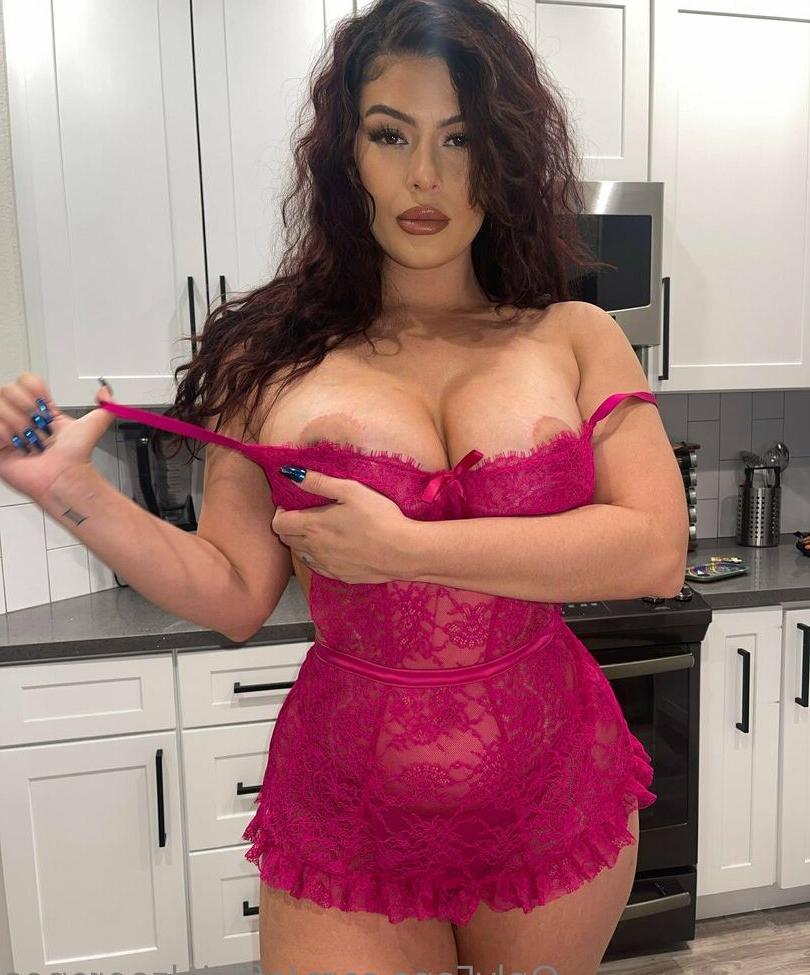 25P Officialzoerenea nude