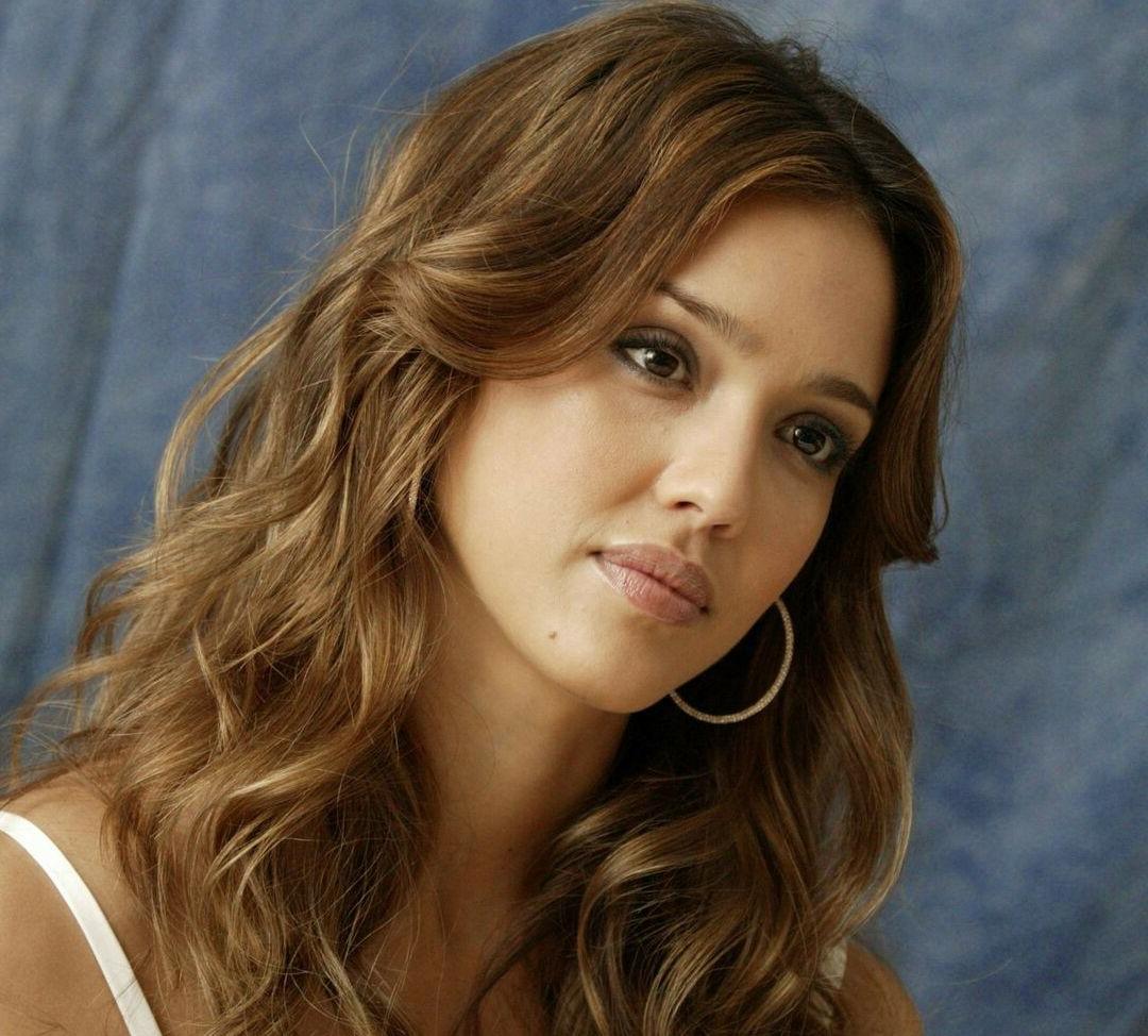 25P Jessica Alba nude