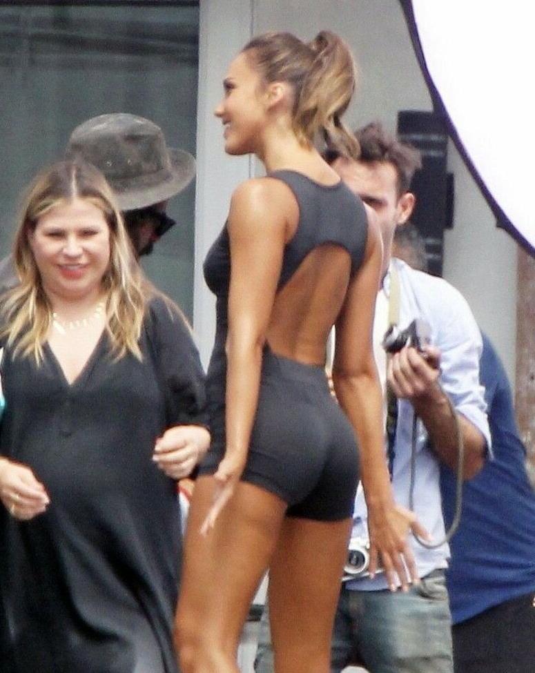 25P Jessica Alba nude