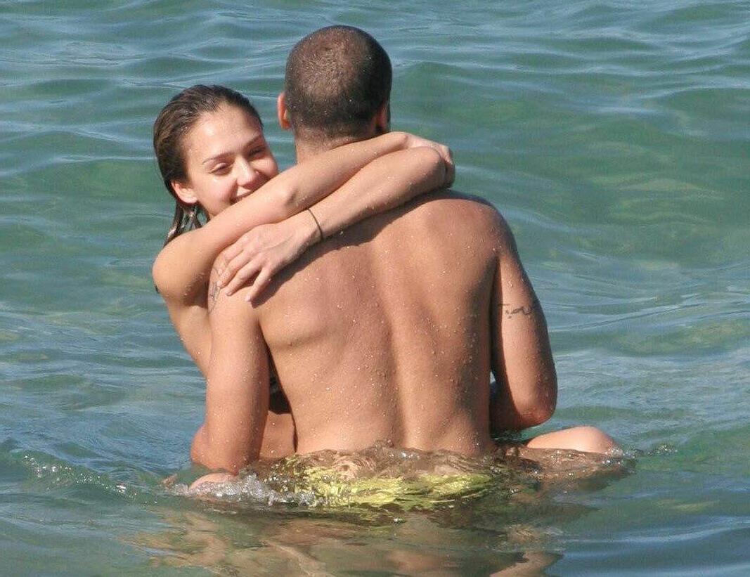 25P Jessica Alba nude