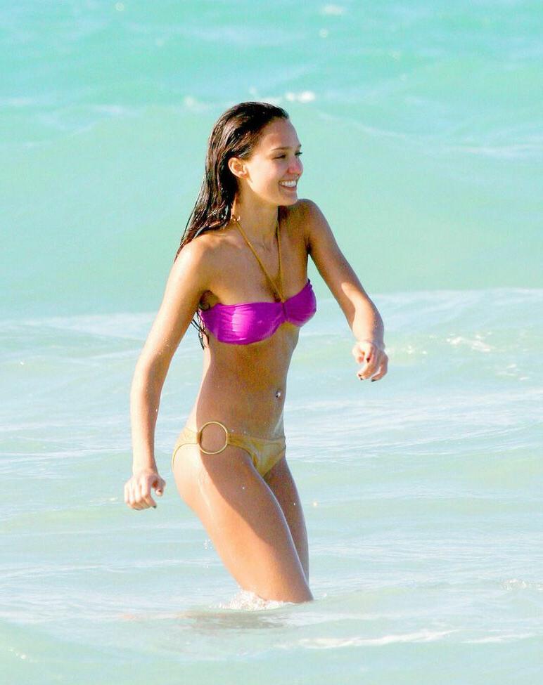 25P Jessica Alba nude