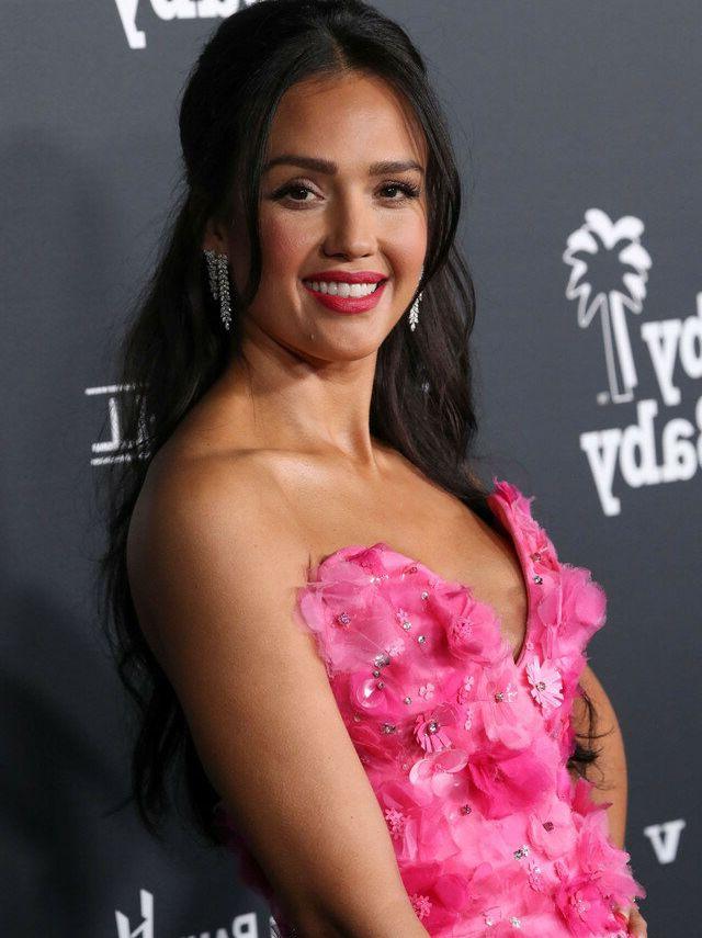 25P Jessica Alba nude