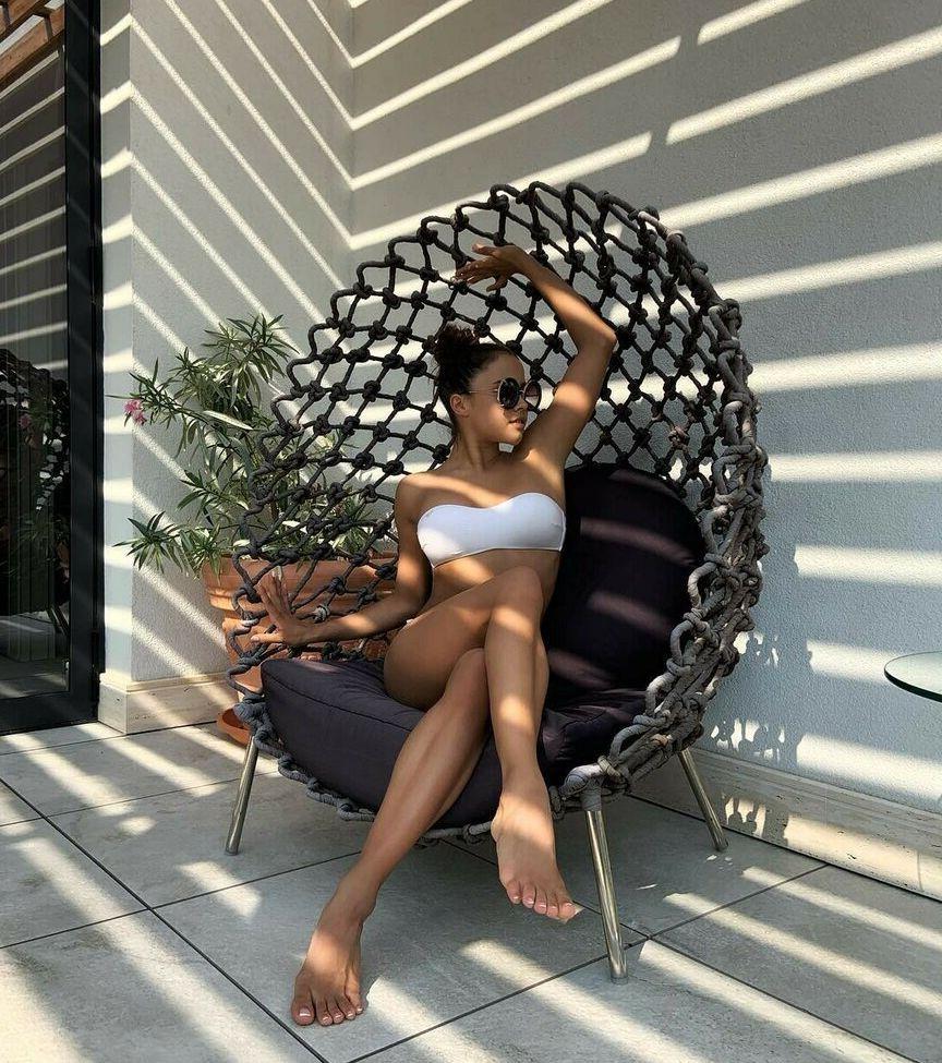 25P Yoana Nikolova nude